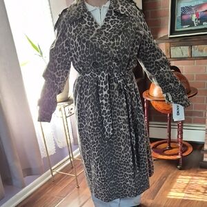 NWT DKNY Animal Print WATER RESISTANT TRENCH Belted Coat. PTP 23'5, LENTH 47"